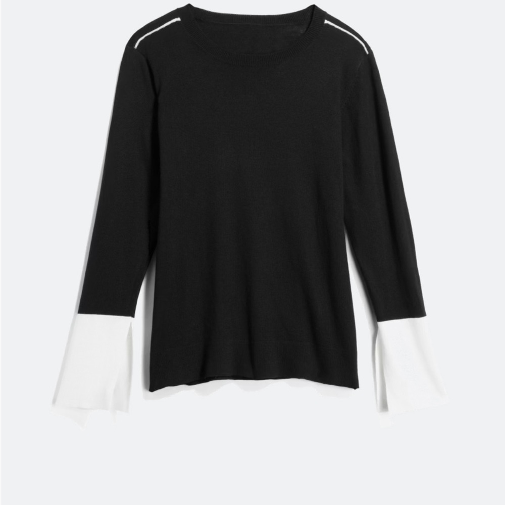FATE
Rubi Colorblock Slit Sleeve Pullover